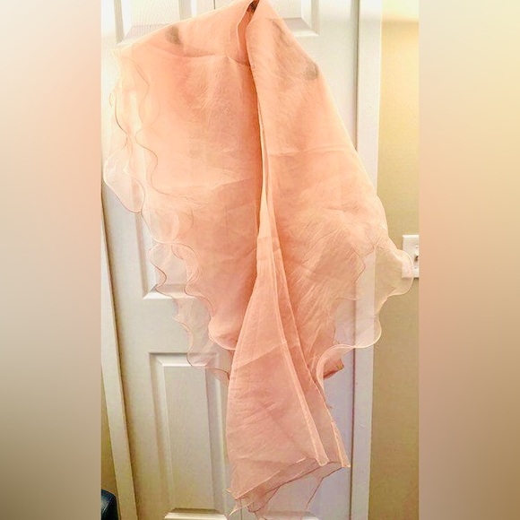 Threads and Motif Maxi dress - Picture 5 of 5